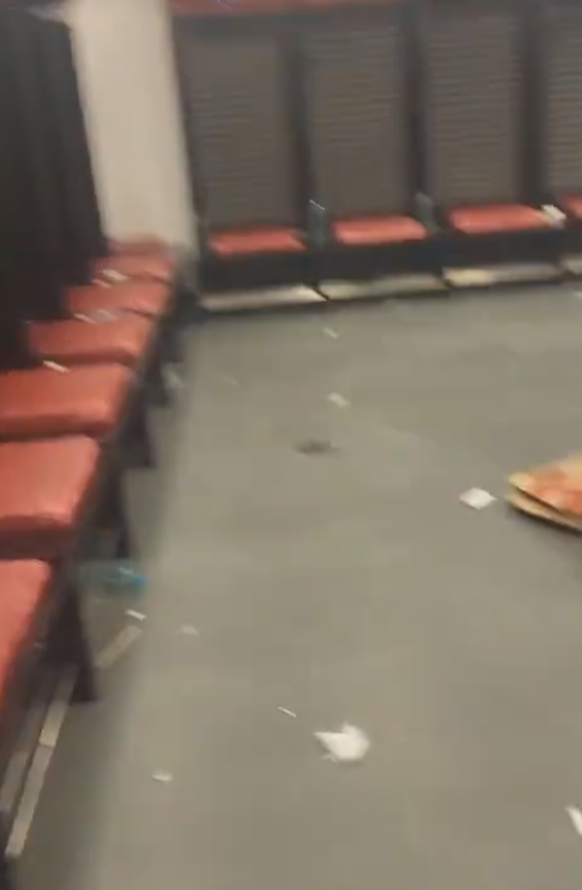 Vestiarul României la Priștina vs. Vestiarul lăsat de Kosovo pe Arena Națională