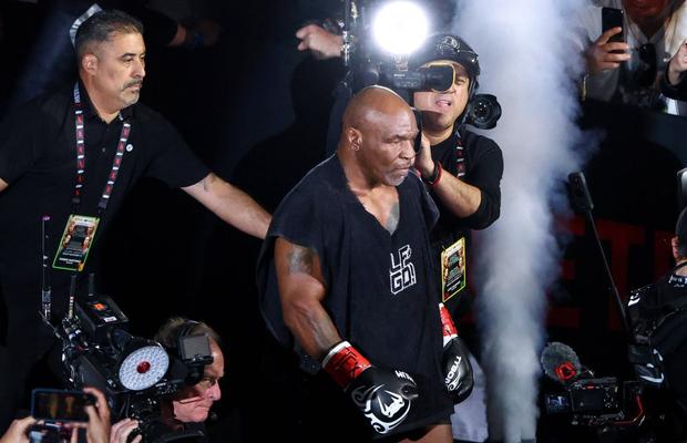 Piers Morgan, după meciul anului în box: „La vârful carierei, Mike Tyson l-ar fi distrus pe Jake Paul în 90 de secunde”