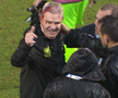 Javier Aguirre, umplut de sânge după ce a fost lovit în cap de o doză de bere în Honduras - Mexic // foto: Captură GSP