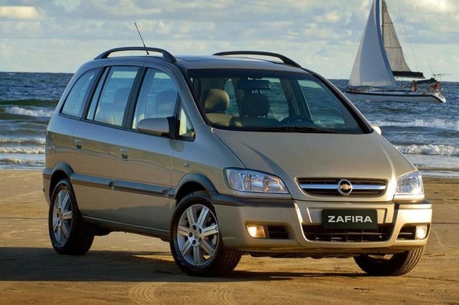 Chevrolet Zafira Operat pentru a-i fi extrasă o cheie de mașină înfiptă în cap! Imagini șocante
