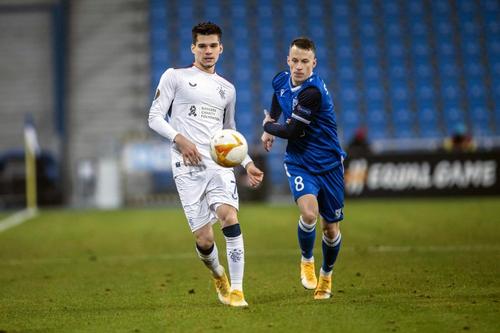 Ianis Hagi (stânga), în Lech Poznan - Rangers // foto: Imago