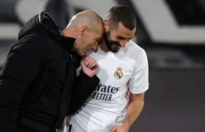 REAL MADRID - ATHLETIC BILBAO. Zinedine Zidane, fermecat de Karim Benzema, salvatorul „galacticilor”: „E clar cel mai bun atacant francez din istorie!”