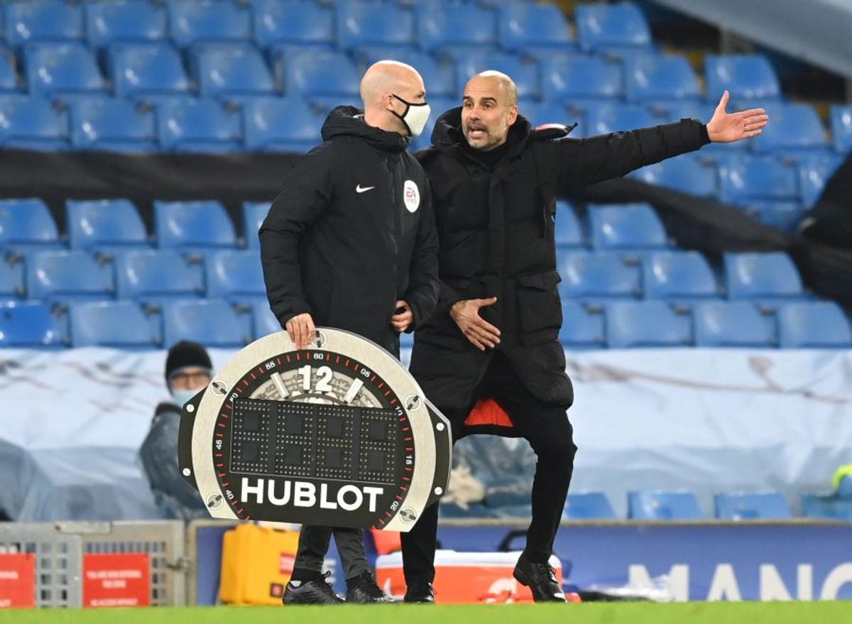 Pep Guardiola, moment de disperare în Manchester City - WBA! L-a implorat pe arbitru să mai prelungească meciul