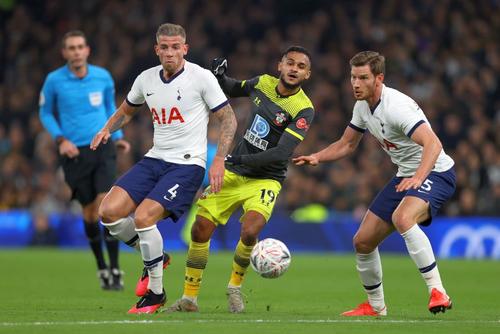 Jan Vertonghen (dreapta, alb), alături de Toby Alderweireld la Tottenham // foto: Guliver/gettyimages