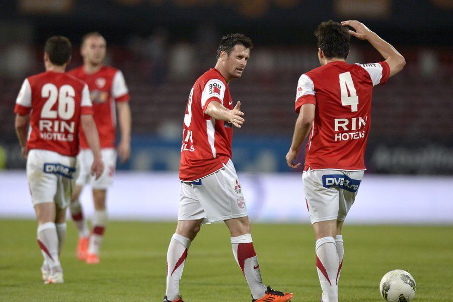 Iulian Tameș, în ultima sa aventură la Dinamo EXCLUSIV D'ale carnavalului la Dinamo » Mărturia incredibilă a jucătorului care a dat clubul în judecată: „Nu vă vine să credeți! Mă judecam cu Badea, dar banii mi i-a plătit Negoiță”