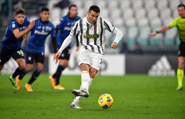 Juventus - Atalanta 1-1. FOTO „Bătrâna Doamnă”, pas greșit în Serie A. Cristiano Ronaldo a ratat un penalty