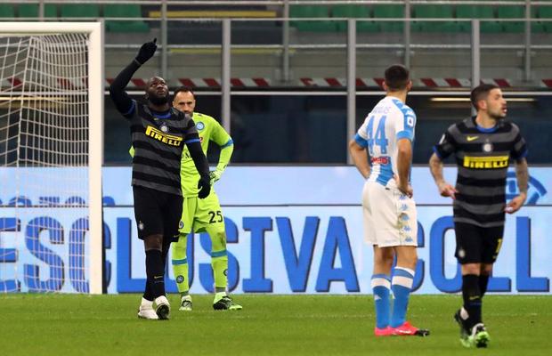 Inter Milano - Napoli 1-0. FOTO 5 victorii la rând pentru Inter, iar lupta pentru titlu în Serie A devine palpitantă