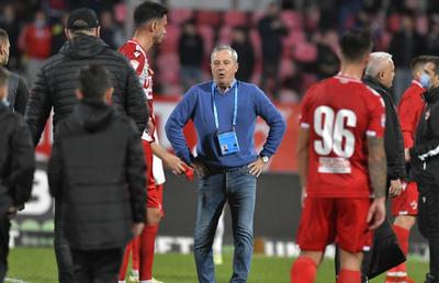 În ultimii 3 ani, Dinamo a transferat 38 de jucători și a vândut doar doi! » Cu ce sumă au ieșit pe minus „câinii”