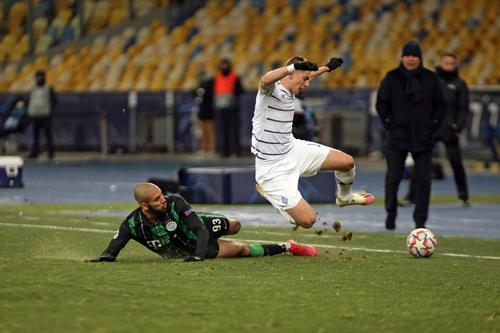 Vitaliy Mykolenko// Foto: Imago
