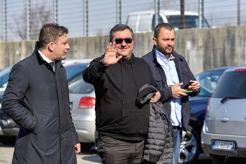 Ales agentul anului în 2020 de Tuttosport, Mino Raiola (centru) pregătește altă lovitură: Erling Haaland // FOTO Imago