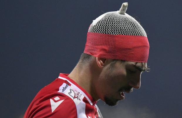 Ședință în benzinărie » Ultimele informații de la Dinamo: au bătut cu pumnii în geam, Rednic a înfruntat fanii