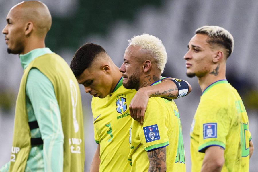 Neymar, în lacrimi după eliminarea Braziliei de la Mondial/ foto Imago Images Neymar i-a înfuriat pe brazilieni » A dat o petrecere uriașă după eliminarea de la Campionatul Mondial