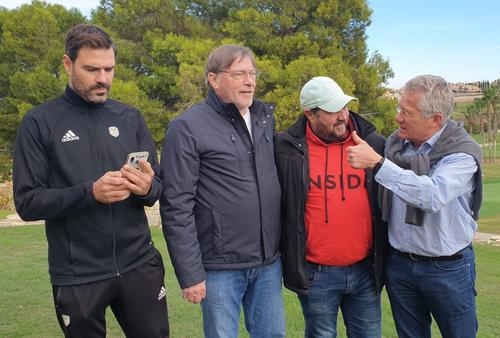 Migueli, al doilea din stânga imaginii