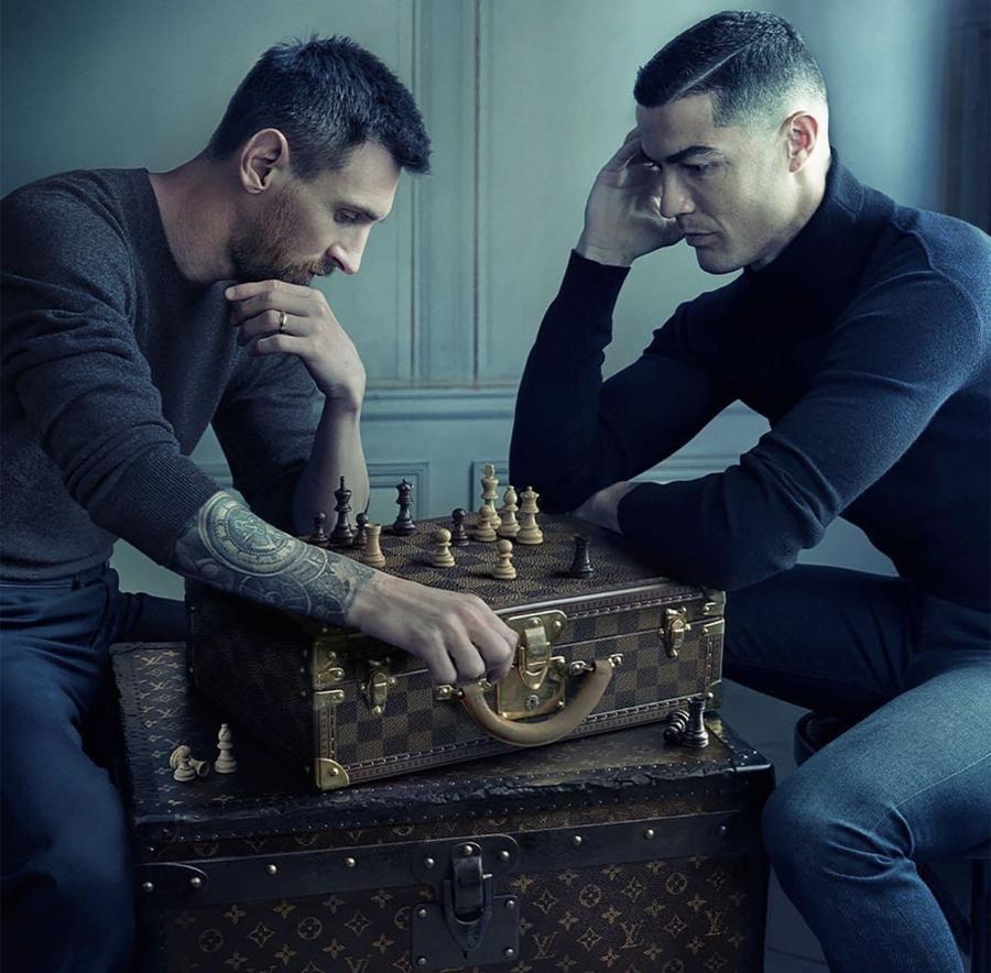 La masa de șah a fotbalului a rămas între timp doar Leo Messi. Cristiano Ronaldo analizează mutarea prin care să mai câștige niște bani pe final de carieră Super-superlativele de azi și „Bă Messi!” de ieri