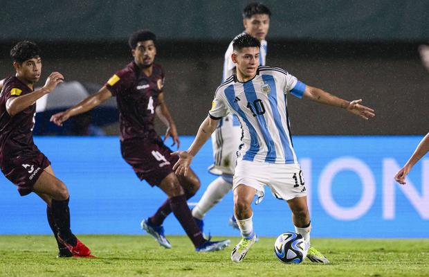 L-au găsit pe „noul Lionel Messi”? » Barcelona confirmă interesul pentru puștiul-minune al Argentinei
