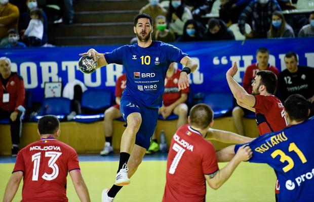 Naționala masculină de handbal, cantonament pentru EURO 2024 cu pomana porcului și antrenamente de 5 ore