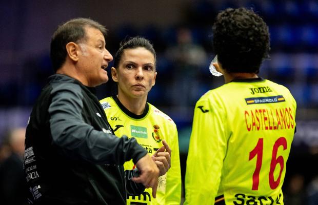 Clubul din România a vrut să-i rupă contractul pentru că era însărcinată » Povestea celui mai negru moment din cariera unui portar de la Mondial: „Trebuie să luptăm pentru drepturile noastre!”