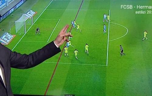 Universitatea Craiova și Poli Iași au remizat, scor 2-2, în runda cu numărul 20 din Superligă. Ivaylo Petev, antrenorul oltenilor, acuză arbitrajul și crede că golul marcat de Markovic în prelungiri ar fi trebuit validat.