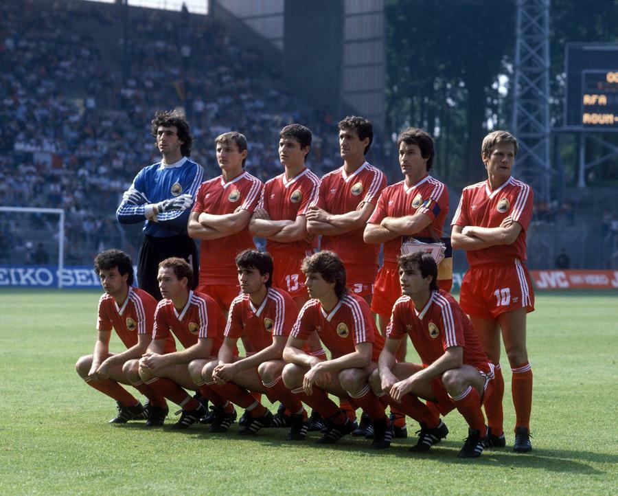 Rednic și Hagi, în rândul de jos, la Euro 1984 Duelul titanilor » De când nu l-a mai învins Rednic pe Hagi