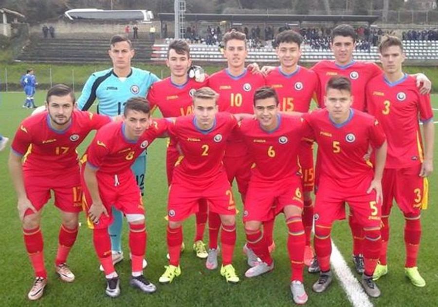 Tony Kanalos (nr. 8) la naționala U18 Drama lui Tony Kanalos, fost coleg al lui Ianis Hagi și Andrei Rațiu la naționala U17/U18 a României: „Voi mai merge cu greu maximum cinci ani, apoi cad la pat, spre moarte” + Licitație de tricouri pentru transplant cu celule stem