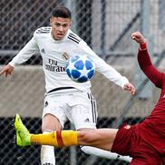 Alex Țîrlea, în perioada de la Real. În noiembrie 2018, românul a fost integralist în partida contra lui AS Roma din Youth League, pasând decisiv la un gol. / Sursă foto: Instagram/realmadrid.com