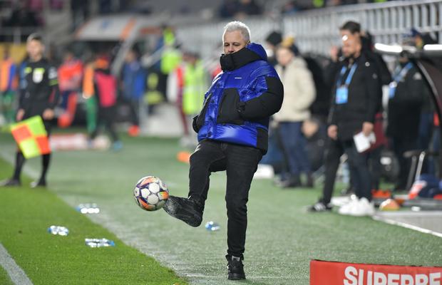 Ce nu s-a văzut la TV, la câteva secunde după Rapid - Buzău » S-a supărat Șumudică?! A luat o decizie în premieră pe Giulești