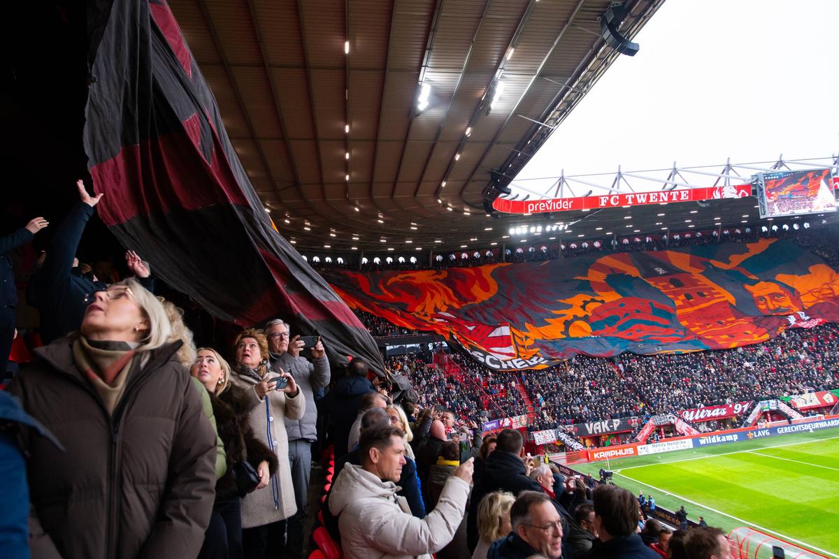 „Cea mai mare scenografie din istorie” » Imagini fabuloase pe stadionul din Europa