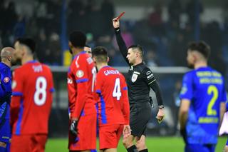 Eliminat cu FCSB, Șerbănică a răbufnit: „Doar la baschet se dădea fault acolo!” » Specialistul în arbitraj s-a pronunțat asupra fazei