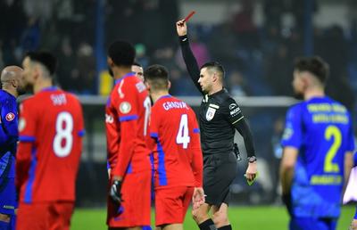 Eliminat cu FCSB, Șerbănică a răbufnit: „Doar la baschet se dădea fault acolo!” » Specialistul în arbitraj s-a pronunțat asupra fazei