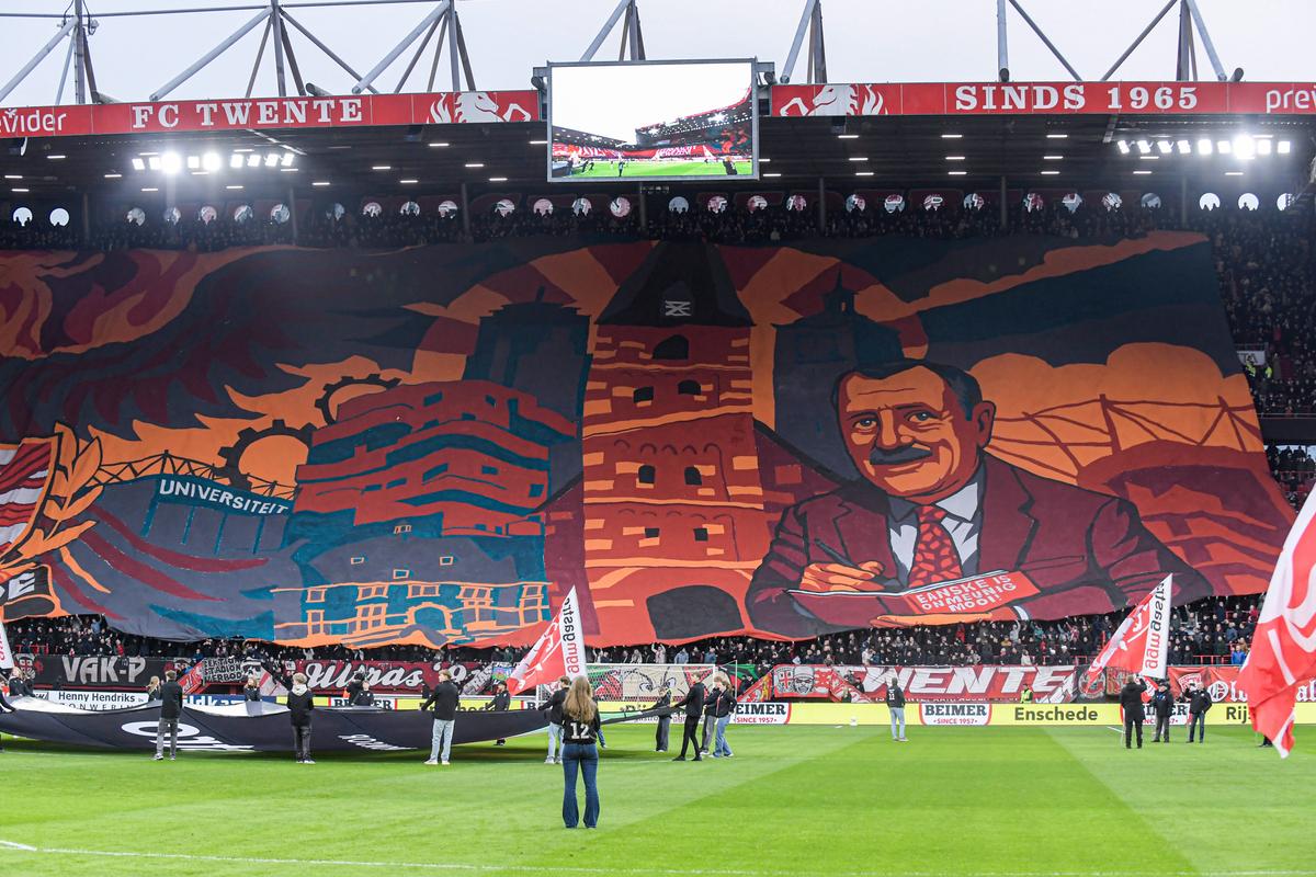 Scenografie impresionantă pe stadionul lui Twente