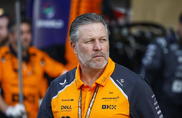 CEO-ul McLaren, glumă deplasată la petrecerea de Crăciun: „Vedeți ochiul ei vânăt?” + Ironii la adresa piloților săi: „Îmi spun Big Daddy”