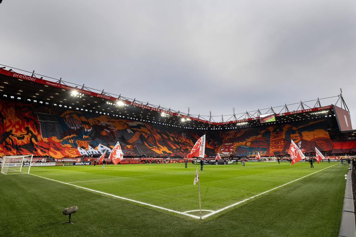 „Cea mai mare scenografie din istorie” » Imagini fabuloase pe stadionul din Europa