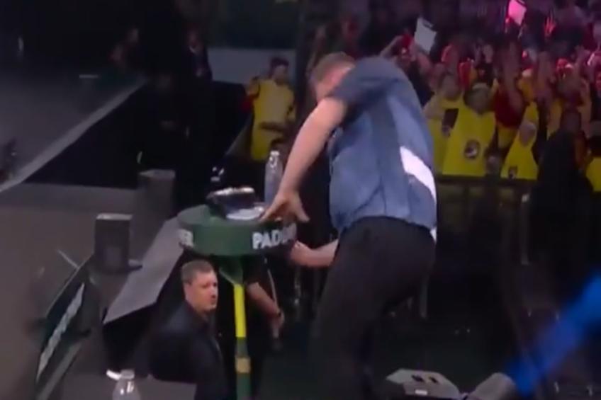 Cameron Menzies, incident la Campionatul Mondial de Darts / foto: captură Sky Sports