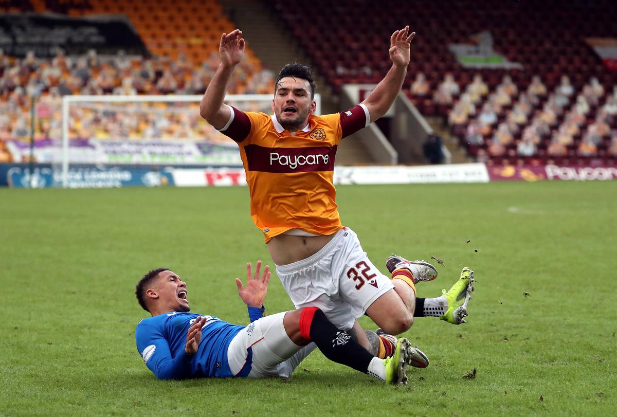 MOTHERWELL – RANGERS 1-1. Steven Gerrard, nemulțumit de Rangers până la înlocuirea lui Ianis Hagi: „Am fost nevoit să îl schimb, să transmit un mesaj”