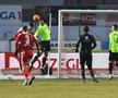 După Sepsi - CFR Cluj 0-1, Andrei Burcă (27 de ani, fundaș central) a tras un semnal de alarmă în privința jocului modest practicat de campioană în prima repriză.