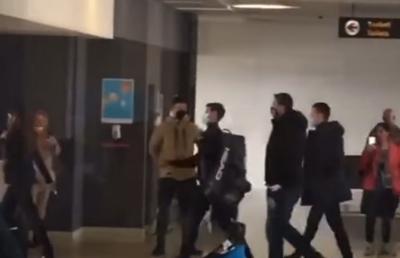 Novak Djokovic a aterizat în Belgrad » Fanii l-au așteptat pe aeroport