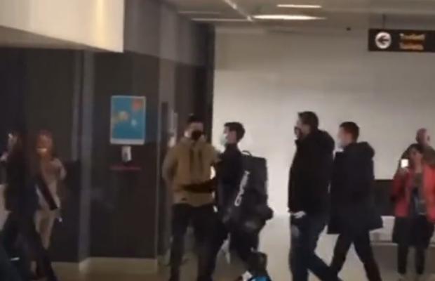 Novak Djokovic a aterizat în Belgrad » Fanii l-au așteptat pe aeroport