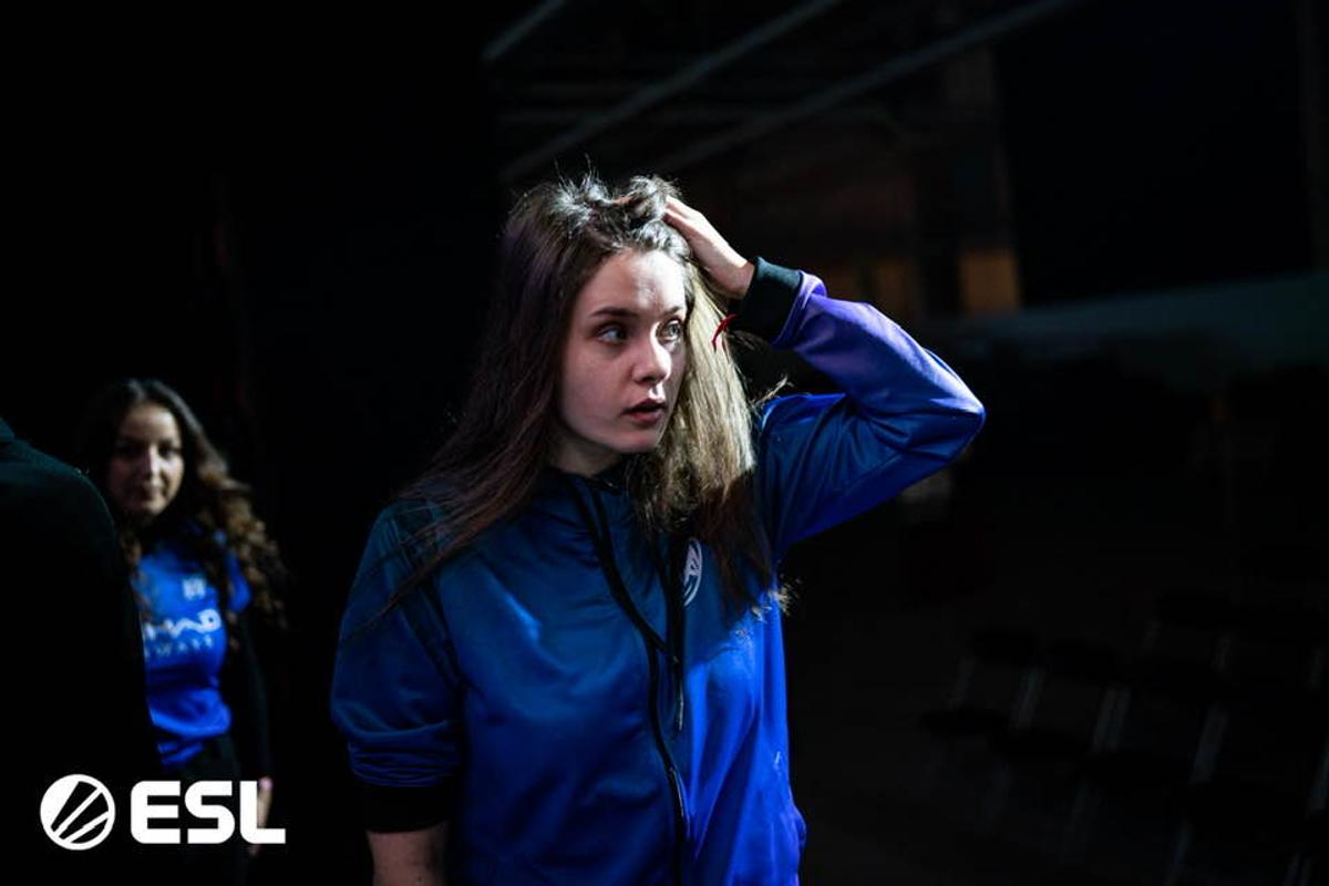 Românca „ANa” e cea mai bună jucătoare de Counter Strike din lume! Premiată într-o gală fastuoasă