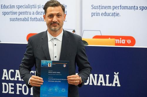 Mirel Rădoi a primit diploma de licență Pro în 2021