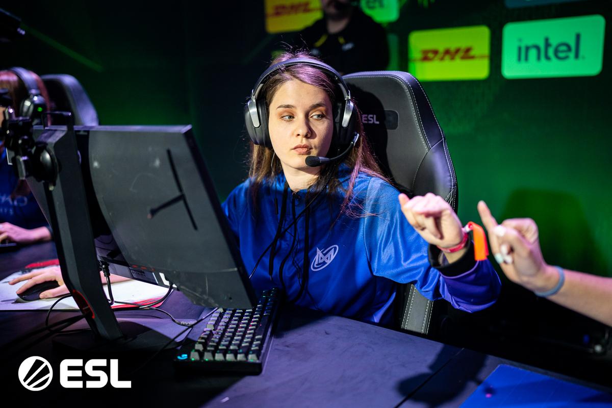 Românca „ANa” e cea mai bună jucătoare de Counter Strike din lume! Premiată într-o gală fastuoasă