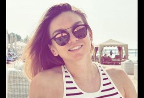 Simona Halep (31 de ani, 12 WTA), suspendată provizoriu din tenis, urmărește Australian Open dintr-o vacanță de lux, în Dubai.