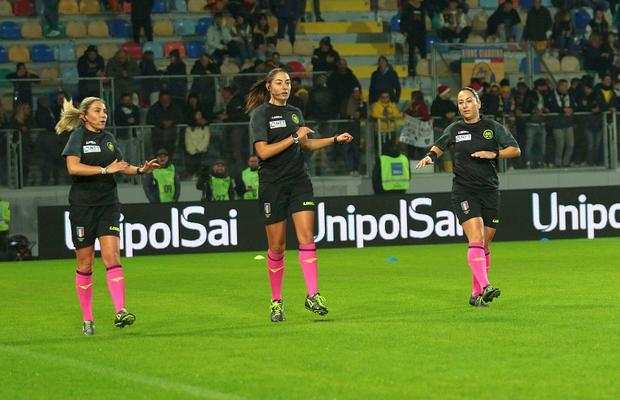 Brigadă sută la sută feminină la un meci din Cupa Italiei între două echipe de Serie A