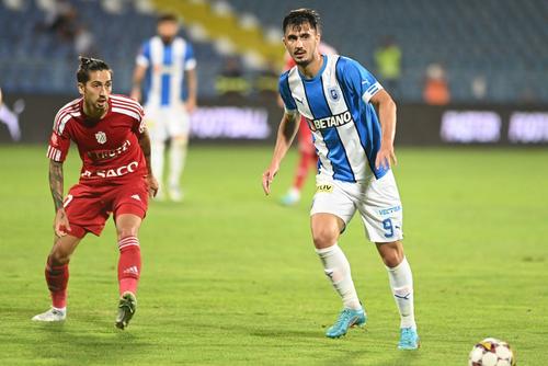 Eduard Florescu (stânga) de la FC Botoșani a primit o ofertă în această iarnă din Kazahstan, însă moldovenii au declinat propunerea de nici 200.000 €.