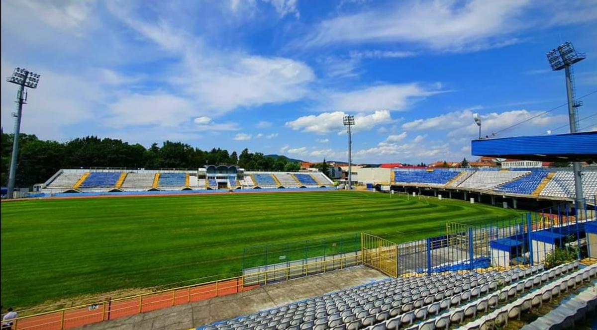 Cum arată acum și cum ar urma să se prezinte stadionul din Bistrița