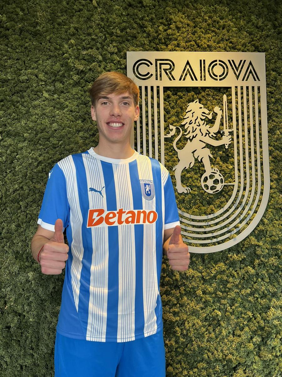 Marcus Păcurar a semnat cu Universitatea Craiova / foto: Facebook Universitatea Craiova a făcut primul transfer al iernii » Constantin Gâlcă primește întăriri din Italia