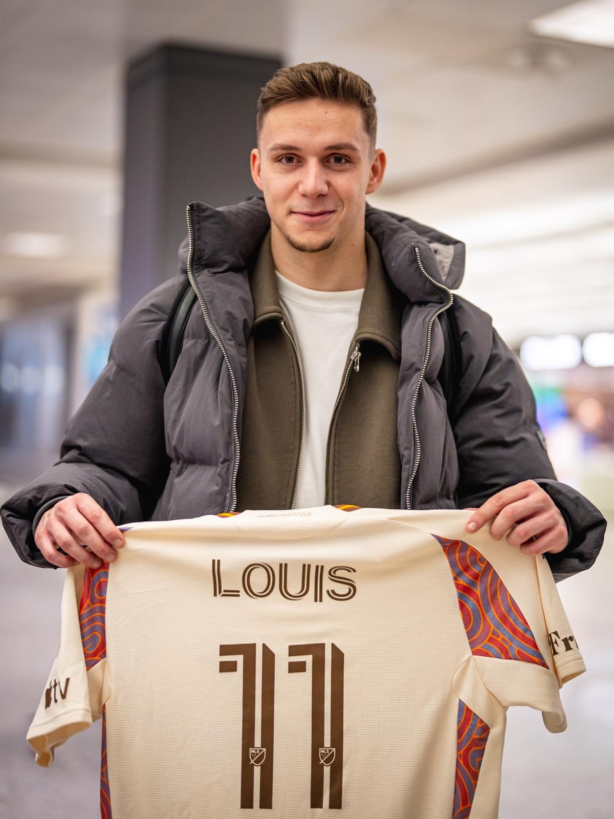 Louis Munteanu a aterizat în Washington și a aflat numărul pe care îl va purta pe tricou