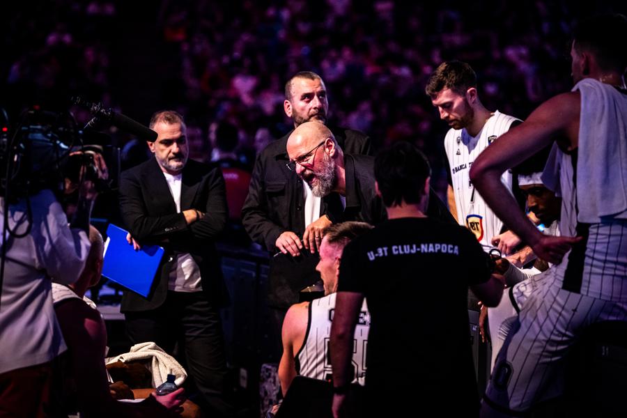 Spectacol baschetbalistic în BTarena! U-BT Cluj-Napoca a visat, dar a fost adusă cu picioarele pe pământ de Dubai Basketball