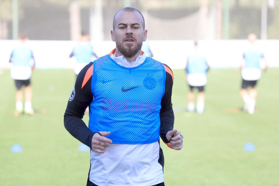 Denis Alibec, în cantonamentul din Antalya // FOTO: Ionuț Iordache (GSP.ro) „V-ați gândit să demisionați?” » MM Stoica a spus lucrurilor pe nume, după dezastrul de la FCSB: „Principalul vinovat”