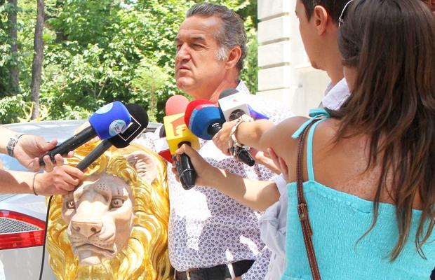 FCSB // Gigi Becali amenință din nou că pleacă din țară: „Sunt hărțuit! Banca mi-a zis să-mi scot banii din conturi. Să intervină SRI-ul”