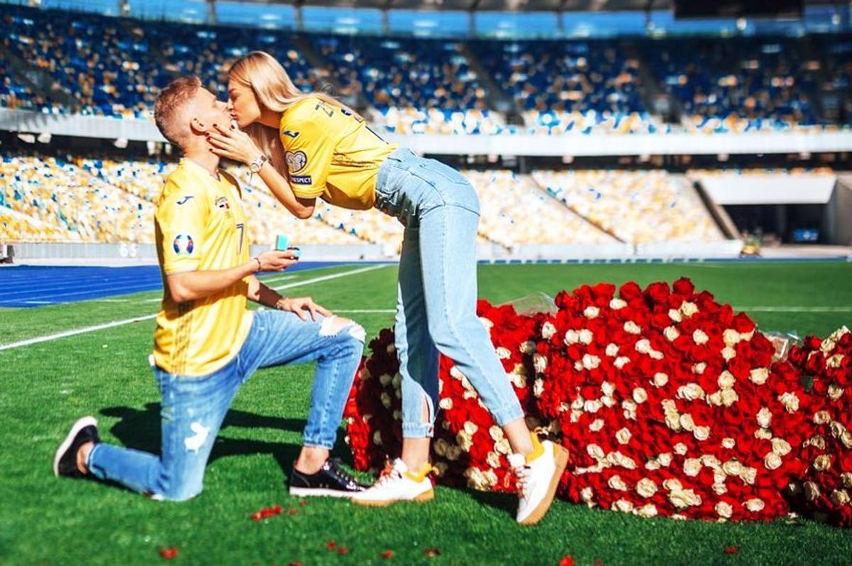 GALERIE FOTO Oleksandr Zinchenko și Vlada Sedan au făcut pasul cel mare! Superba blondă, cerută în căsătorie într-un mod inedit